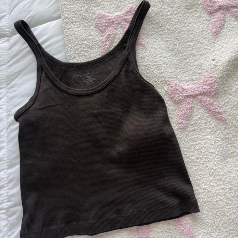 Brandy Melville Chocolate brown cropped ribbed tank top - Picture 5 of 7